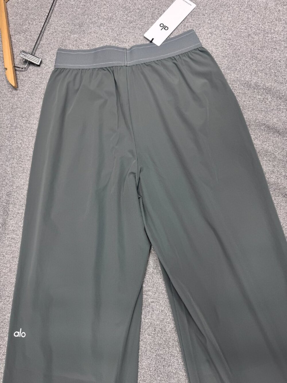 Brand new Steel Grey🎉ALO Yoga Suit Up Pants NWT💙 Everyday Chic Trousers - Picture 4 of 8
